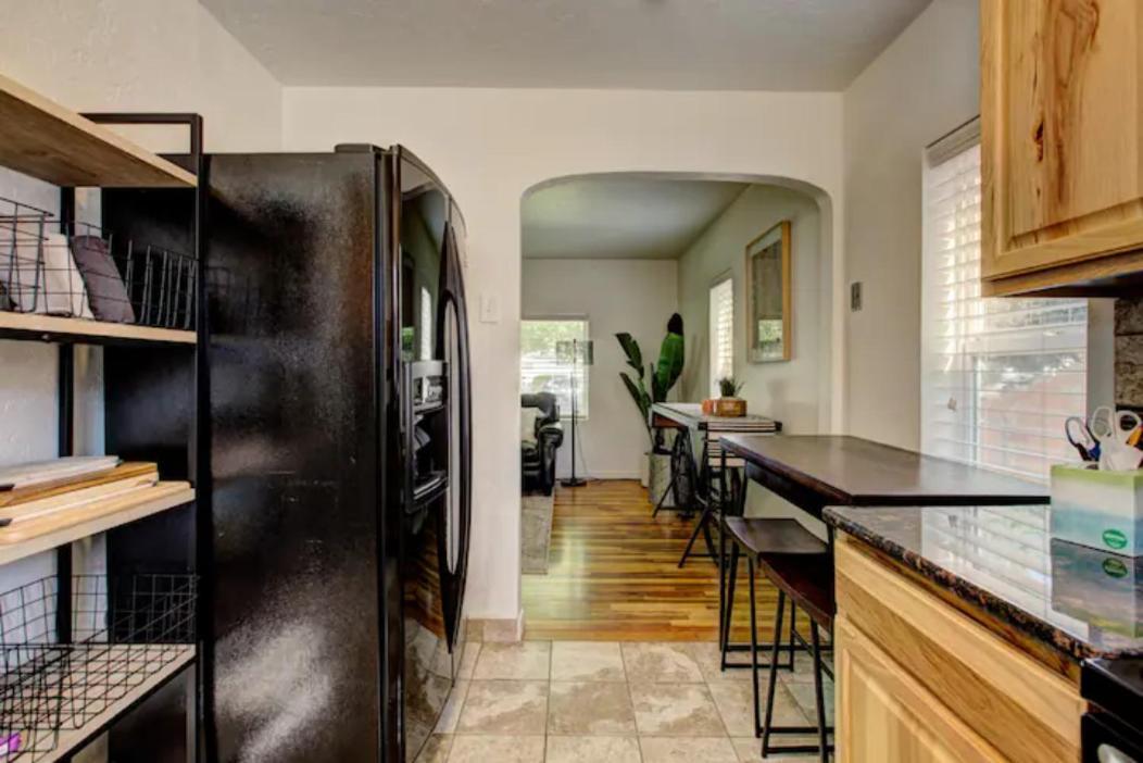 Home Sweet Idahome, Feels Like Home With All The Decor You Wish You Could Afford King Bed In Master, Fully Fenced Dog Friendly Yard, A Few Blocks From Bsu And Downtown Boise, Your Perfect Stay! Bagian luar foto