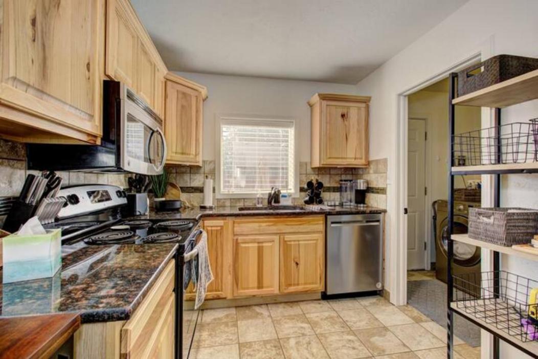 Home Sweet Idahome, Feels Like Home With All The Decor You Wish You Could Afford King Bed In Master, Fully Fenced Dog Friendly Yard, A Few Blocks From Bsu And Downtown Boise, Your Perfect Stay! Bagian luar foto