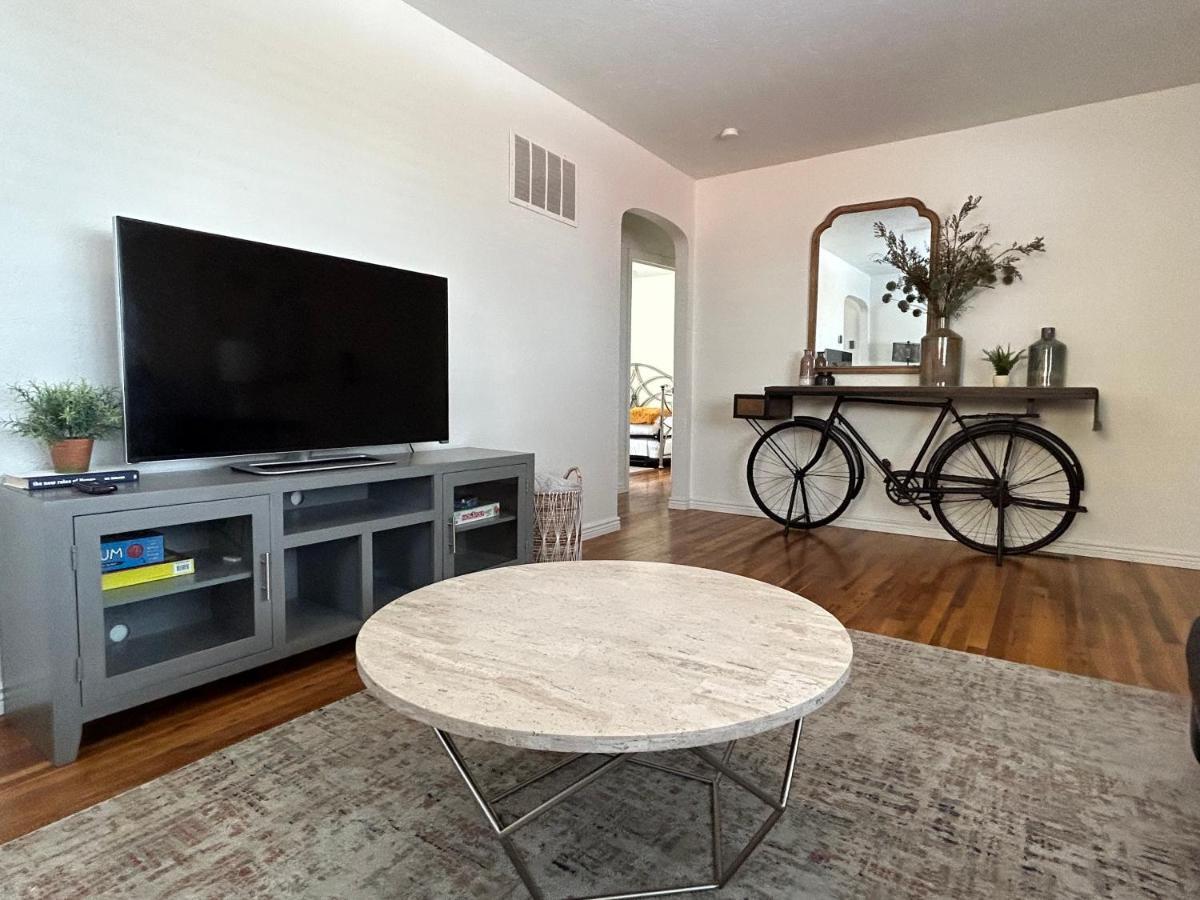 Home Sweet Idahome, Feels Like Home With All The Decor You Wish You Could Afford King Bed In Master, Fully Fenced Dog Friendly Yard, A Few Blocks From Bsu And Downtown Boise, Your Perfect Stay! Bagian luar foto