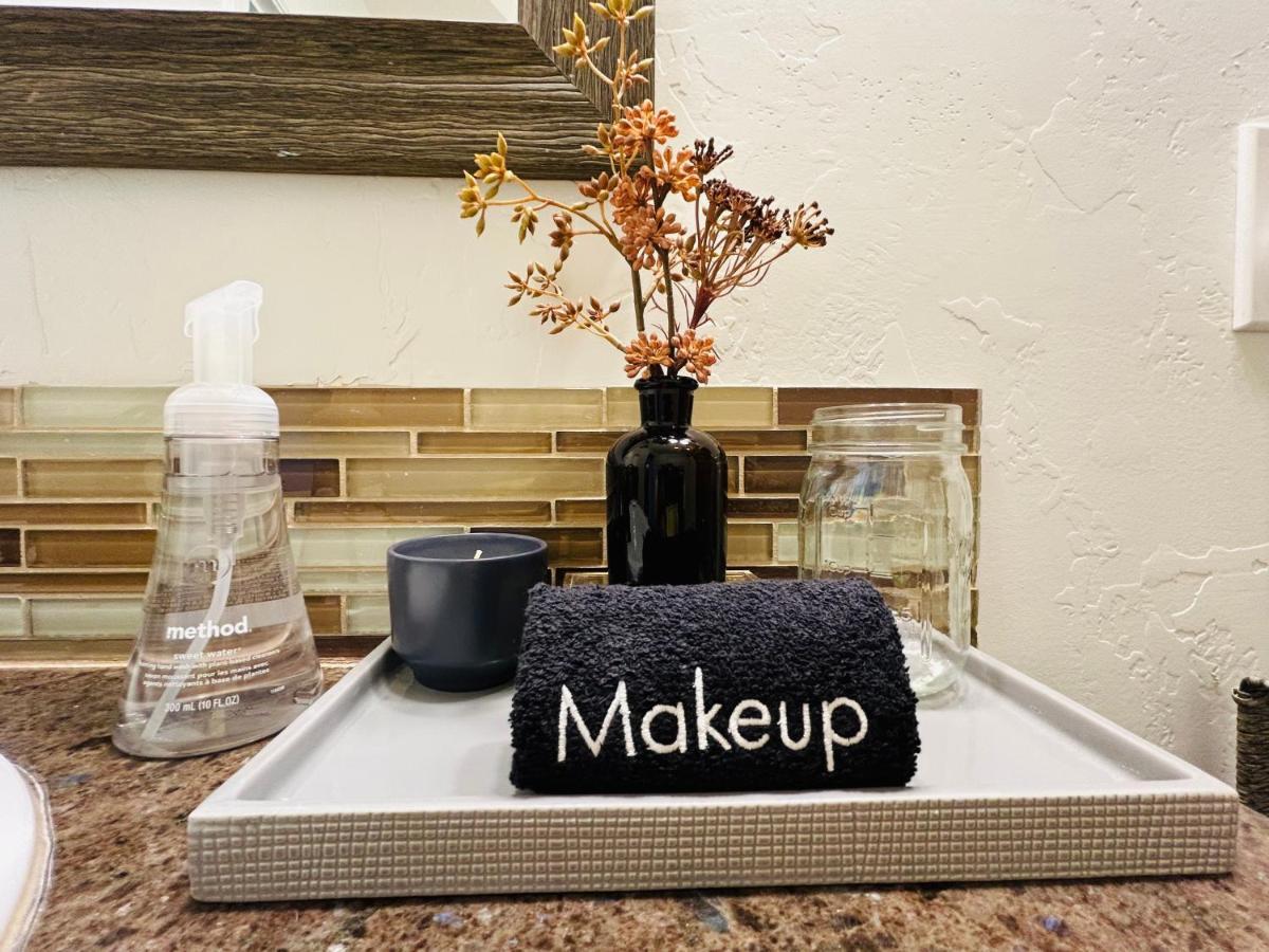 Home Sweet Idahome, Feels Like Home With All The Decor You Wish You Could Afford King Bed In Master, Fully Fenced Dog Friendly Yard, A Few Blocks From Bsu And Downtown Boise, Your Perfect Stay! Bagian luar foto