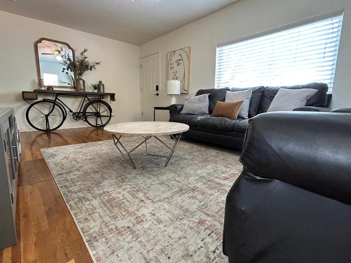 Home Sweet Idahome, Feels Like Home With All The Decor You Wish You Could Afford King Bed In Master, Fully Fenced Dog Friendly Yard, A Few Blocks From Bsu And Downtown Boise, Your Perfect Stay! Bagian luar foto