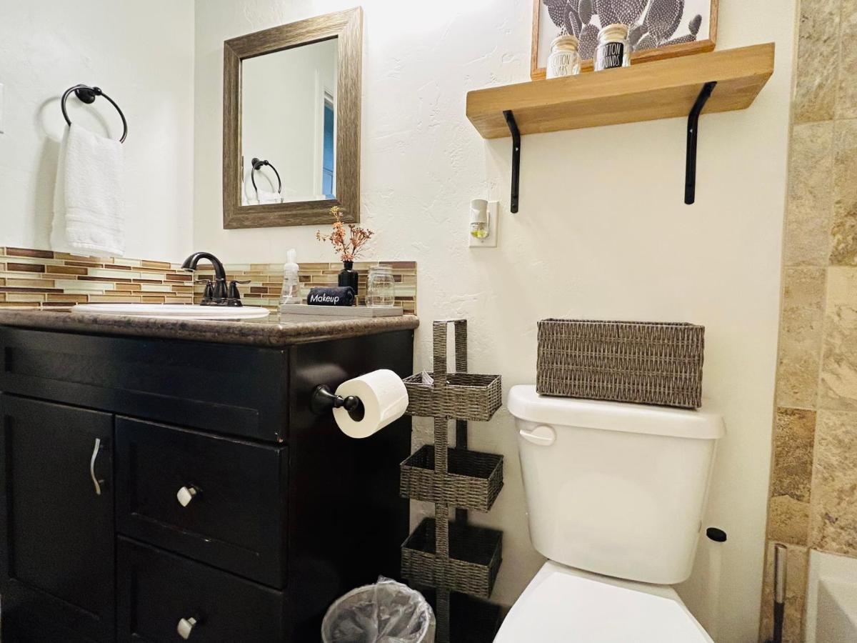 Home Sweet Idahome, Feels Like Home With All The Decor You Wish You Could Afford King Bed In Master, Fully Fenced Dog Friendly Yard, A Few Blocks From Bsu And Downtown Boise, Your Perfect Stay! Bagian luar foto
