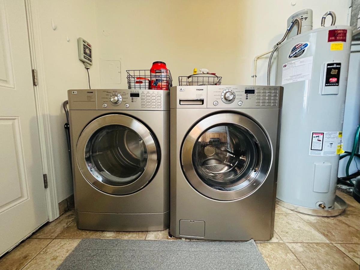 Home Sweet Idahome, Feels Like Home With All The Decor You Wish You Could Afford King Bed In Master, Fully Fenced Dog Friendly Yard, A Few Blocks From Bsu And Downtown Boise, Your Perfect Stay! Bagian luar foto